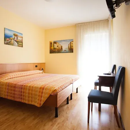Hotel Vezzano Room photo